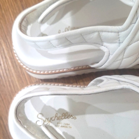 Seychelles Womens 9 New To This" Quilted Sandals, White Leather, Open Strapping - Picture 4 of 10